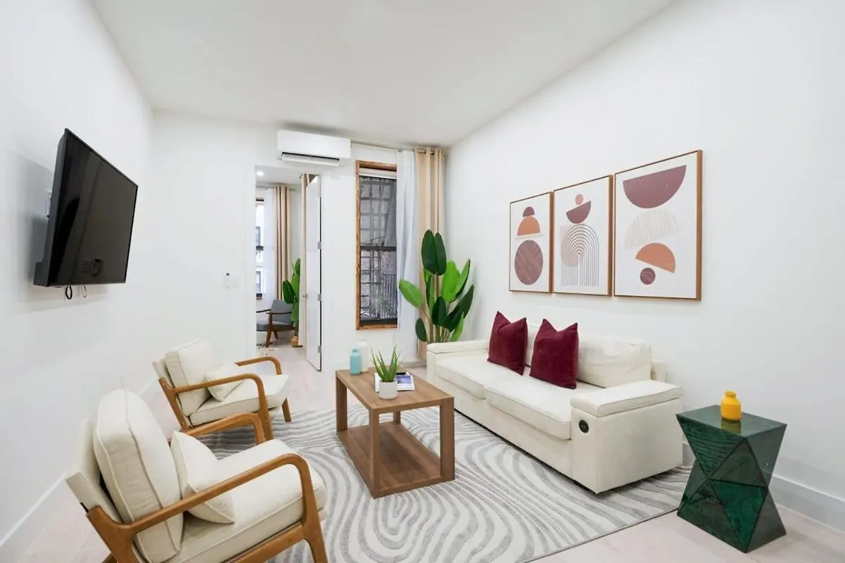 317-1D New 2Br Duplex Wd Private Backyard Apartment New York United States