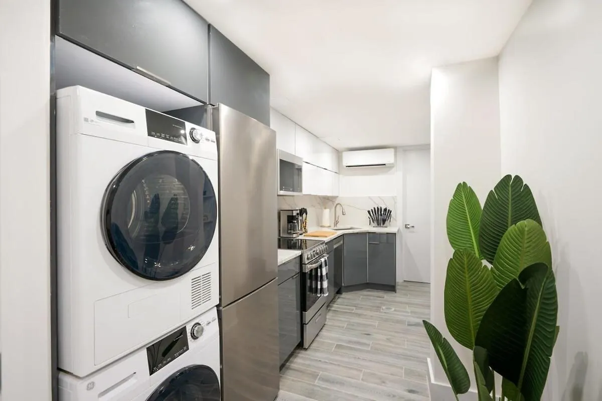 317-1D New 2Br Duplex Wd Private Backyard Apartment New York 0*,